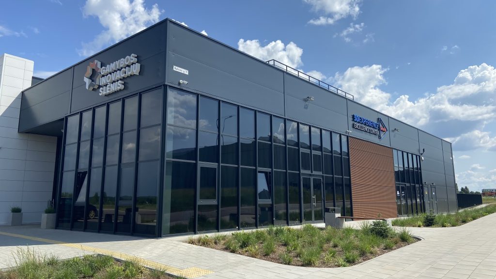 formalūsį profesiniai kompiuterinio projektavimo mokymai