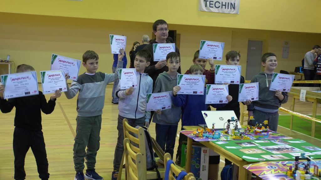 robotų varžybos 12