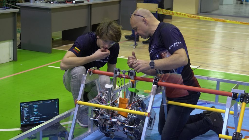 robotų varžybos 14