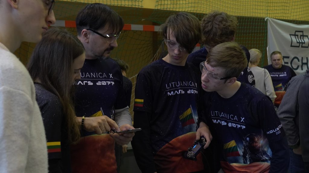 robotų varžybos 23