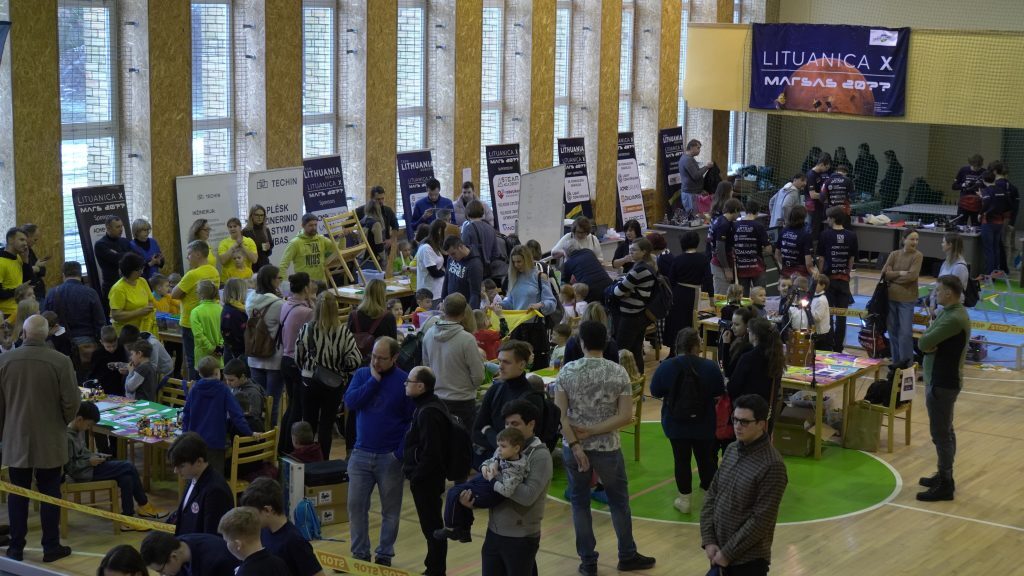 robotų varžybos 27