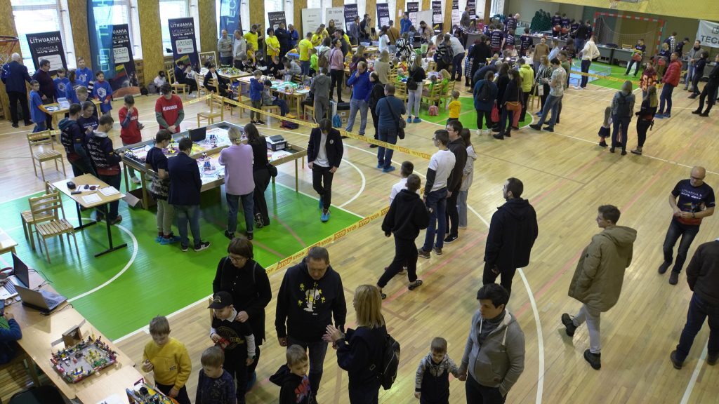 robotų varžybos 28