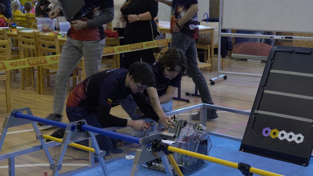 robotų varžybos 36